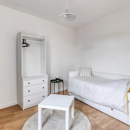 Azur 2 - Gare De * 鲁贝