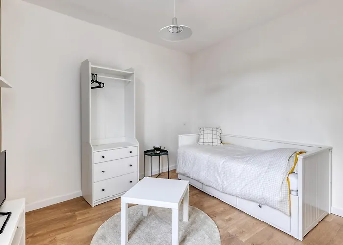 Azur 2 - Gare De * 鲁贝